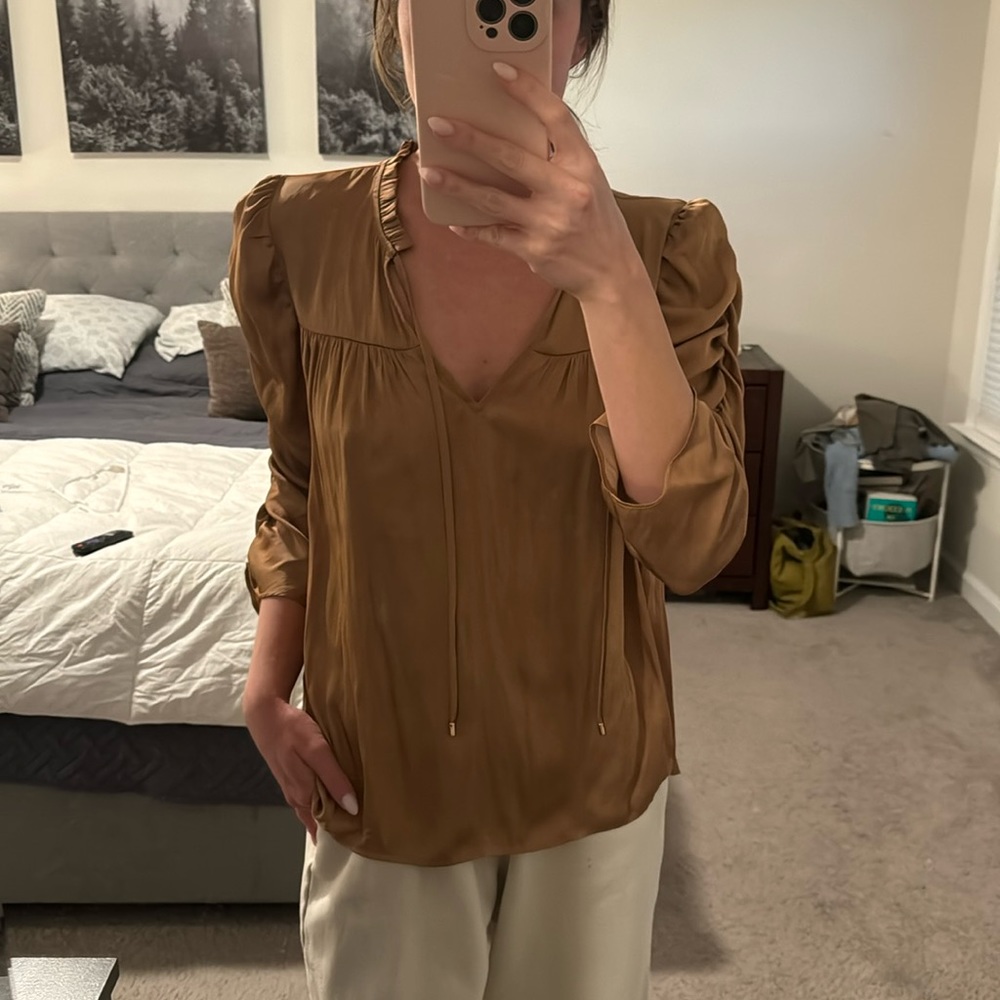 NWOT silky express top